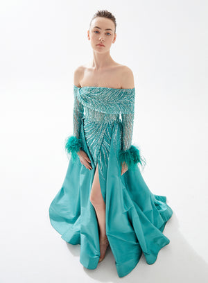 Tarik Ediz 98316 Vestido largo de corte A Madison con adornos de plumas
