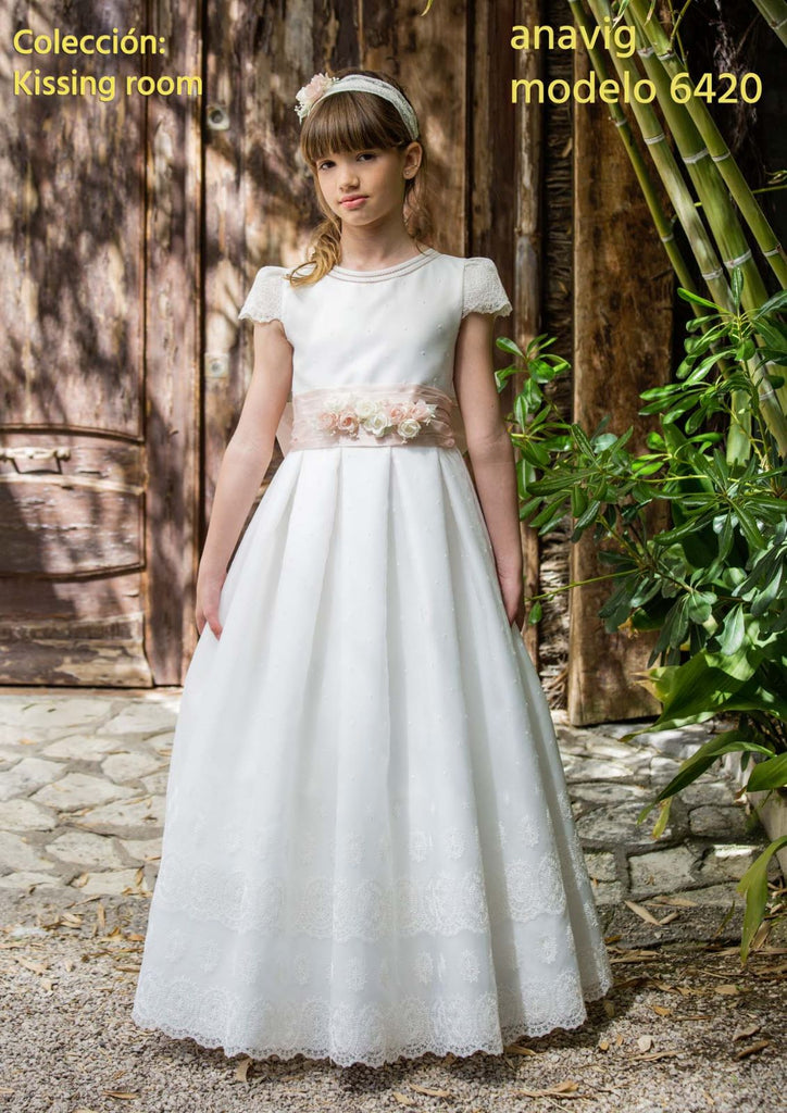 In Stock Size 7 Classic First Communion Dress Anavig 6420 7 / Beige In Stock Size 7 Classic First Communion Dress Anavig 6420 7 / Beige