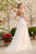 Vestido largo con apliques de encaje y hombros descubiertosVestido de novia de Nox Anabel E441