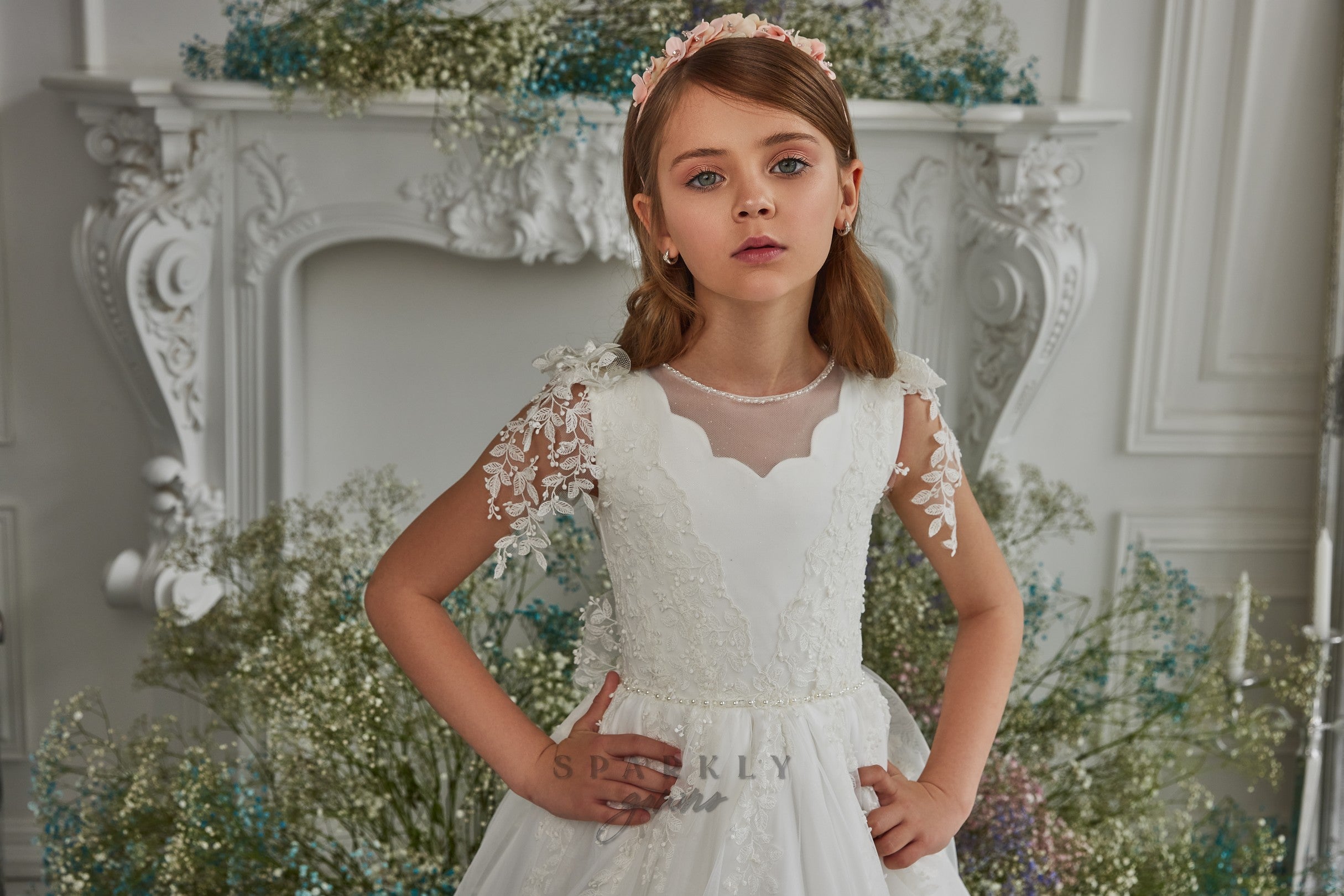 Stylish Lace First Communion Dress with Tail Pre-order Size 12 Stylish Lace First Communion Dress with Tail Pre-order Size 12