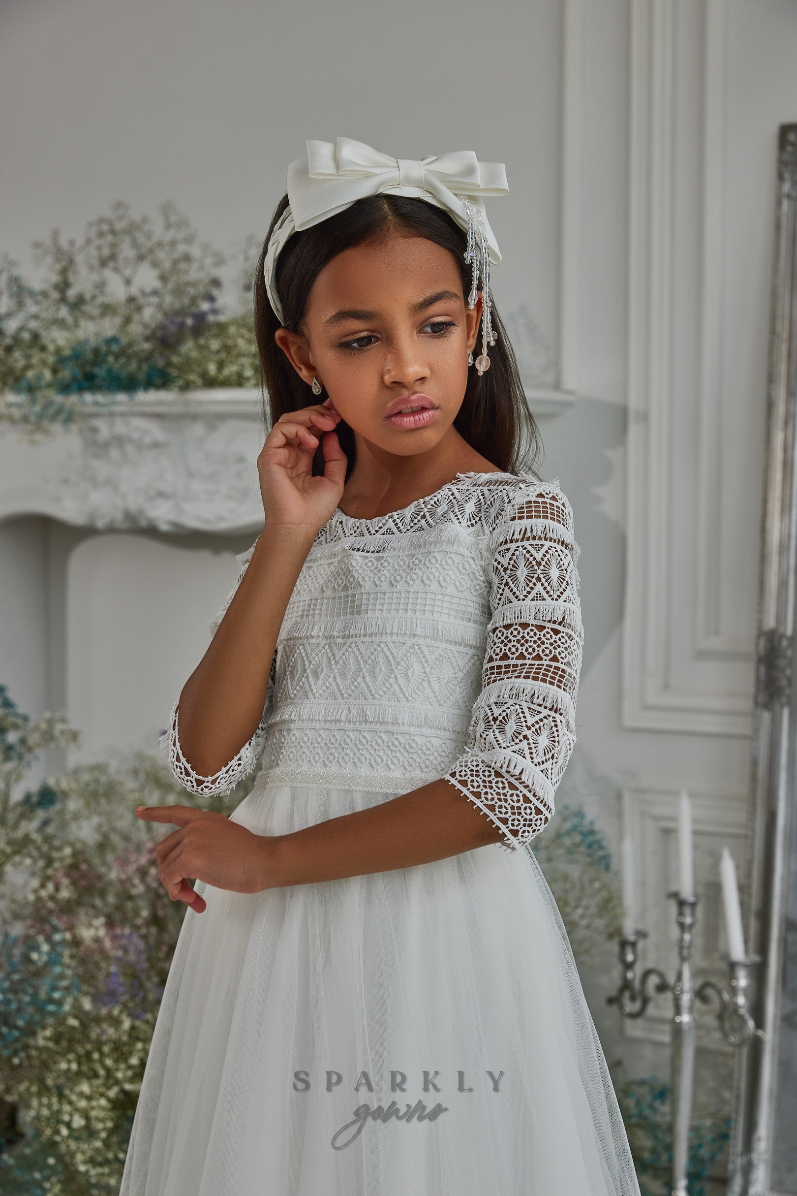 Classic Communion Dress with Lace Sleeves Pre-order Size 9-10 / Ivory Classic Communion Dress with Lace Sleeves Pre-order Size 9-10 / Ivory