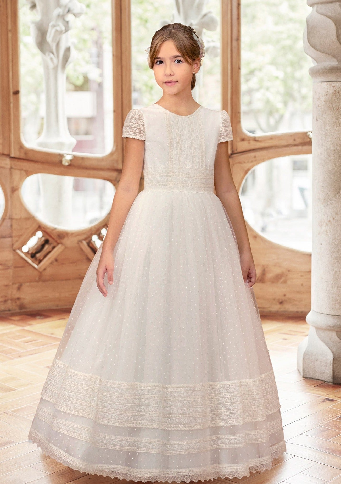 Rosa Clara Off-White Embroidered Tulle Spanish Communion Gown 69125 Pre-oder Size 12 / (As Picture) Off-White Rosa Clara Off-White Embroidered Tulle Spanish Communion Gown 69125 Pre-oder Size 12 / (As Picture) Off-White