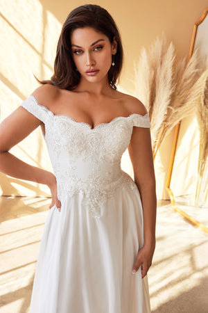 Vestido largo hasta el suelo con hombros descubiertos y bordado de Cinderella Divine 7258W