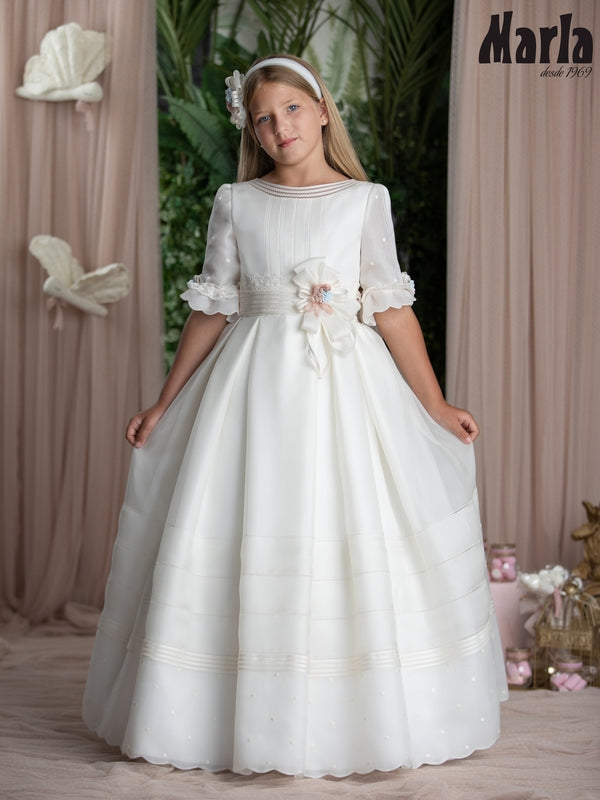 French Sleeves Beige Silk Spanish Communion Gown R223 Pre-order 8 / Beige Silk (As in the photo) French Sleeves Beige Silk Spanish Communion Gown R223 Pre-order 8 / Beige Silk (As in the photo)