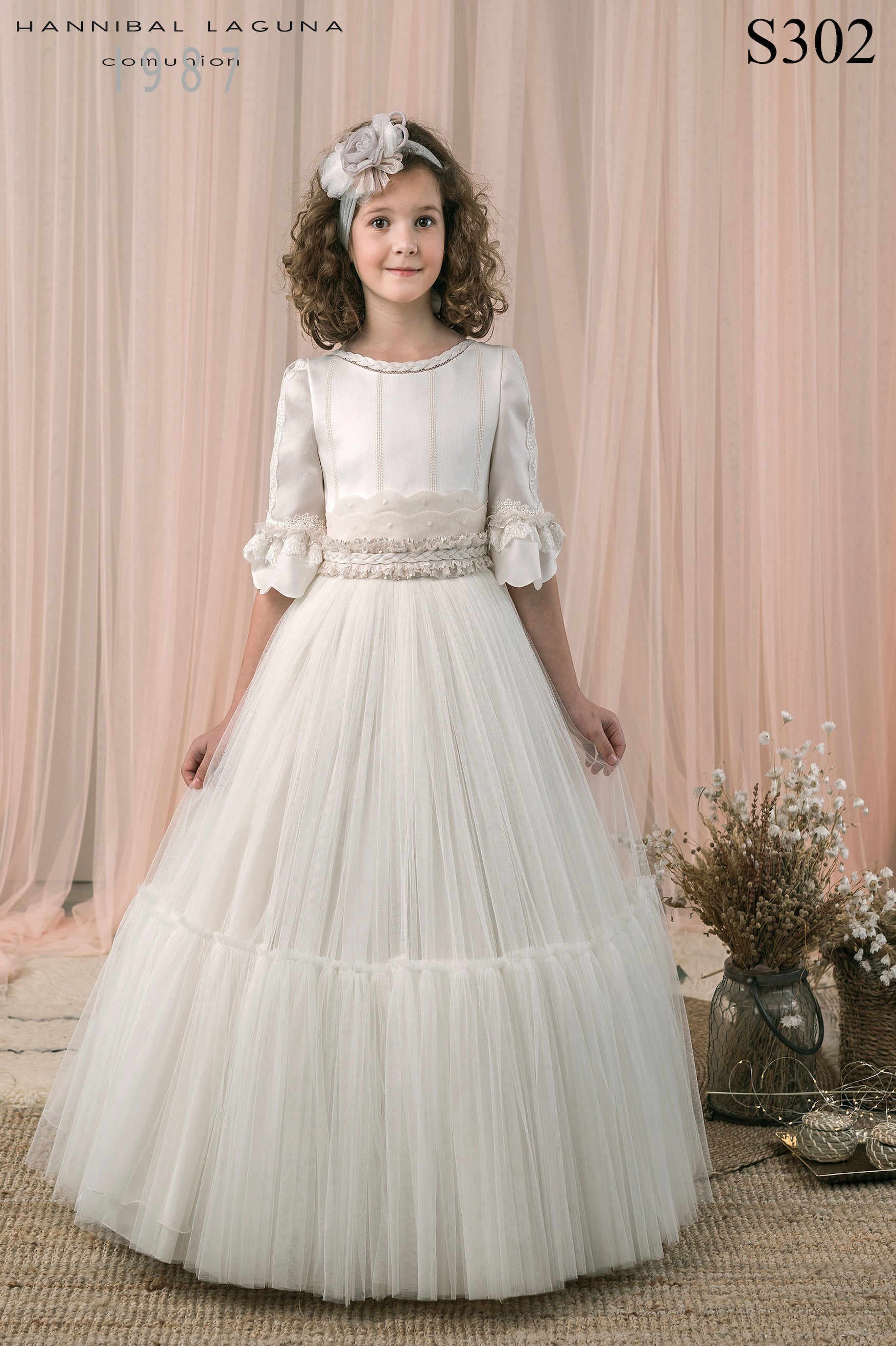 Spanish Communion Gown Hannibal Laguna S302 PRE-ORDER 8 / Beige Spanish Communion Gown Hannibal Laguna S302 PRE-ORDER 8 / Beige