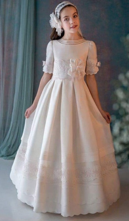 Custom Elbow Length Spanish Veil TO BE ORDERED W/ SPANISH GOWNS Sparkly Gowns Custom Elbow Length Spanish Veil TO BE ORDERED W/ SPANISH GOWNS Sparkly Gowns