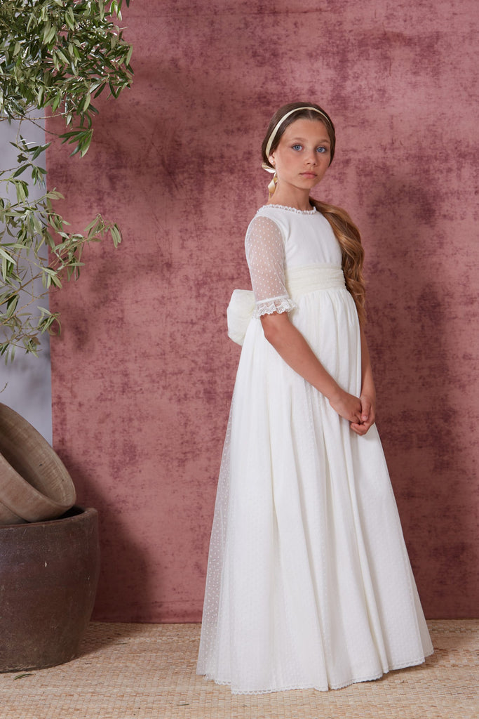 These are the latest trends in the white gowns for Holy Communion | Fashion  | Manorama English